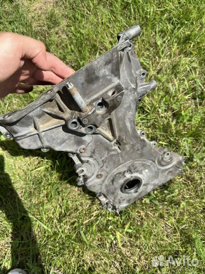 Боковая крышка гбц Mazda 3 bk 2.0