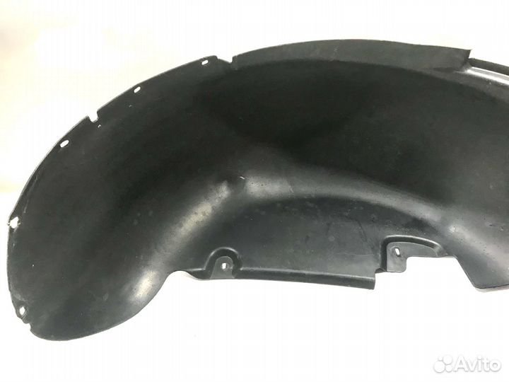 Подкрылок задний правый Volkswagen Touareg
