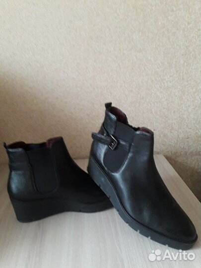 Осенние ботиночки. размер 36. черные. кожа искусст