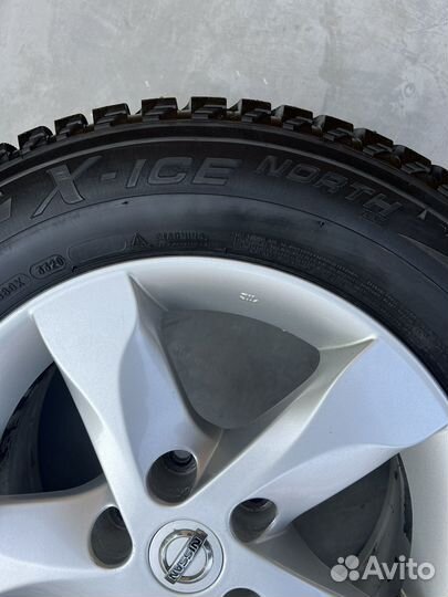 Michelin X-Ice North 215/65 R16