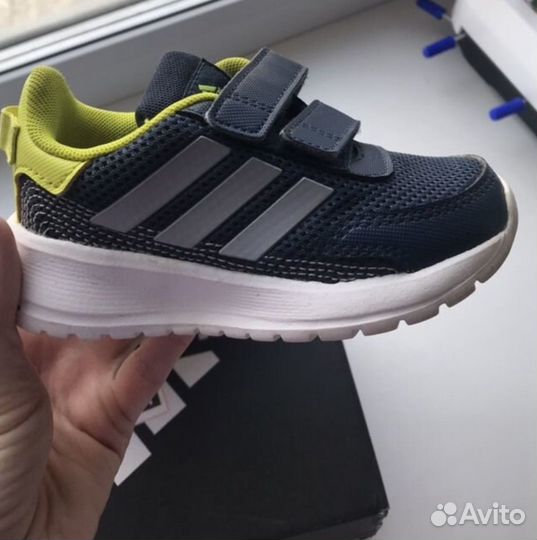 Кроссовки adidas