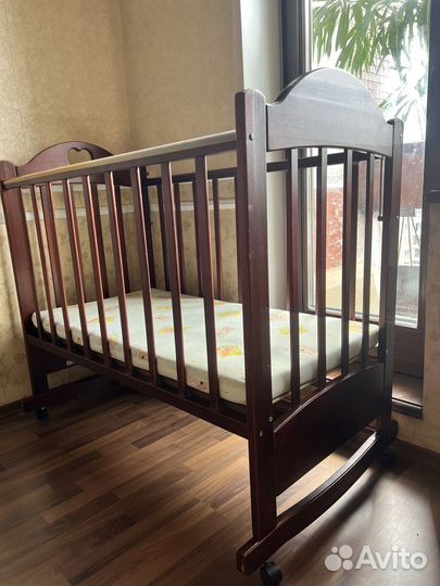 Детская кроватка