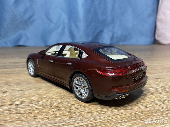 Металлическая машина Порше Панамера