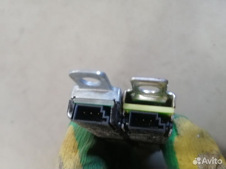 Усилитель антенны задний Volkswagen Golf 6 2009-13