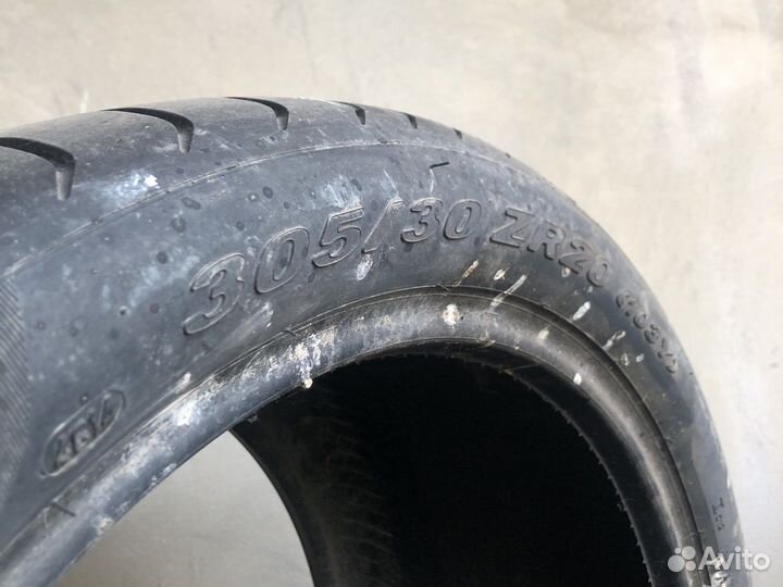 Pirelli P Zero 305/30 R20
