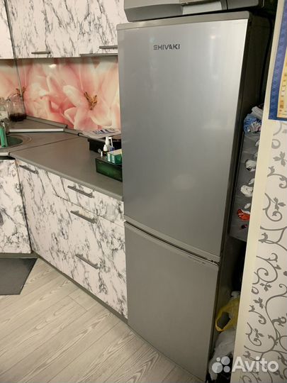 Холодильник shivaki япония. 150 см выс, 47 шир