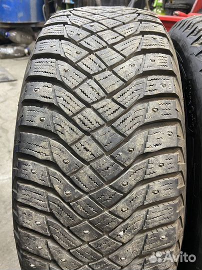 Goodyear UltraGrip Arctic 2 215/60 R16