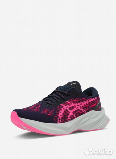 Кроссовки женские asics novoblast 3