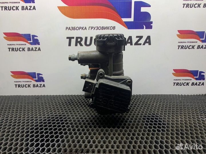 Кран управления тормозами прицепа