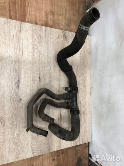 Патрубок радиатора нижний Peugeot 408