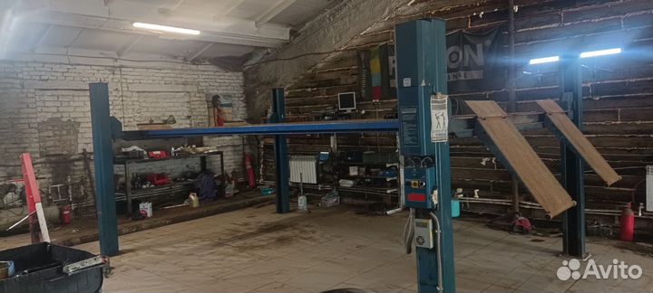 Подъемник автомобильный 4 стоечный