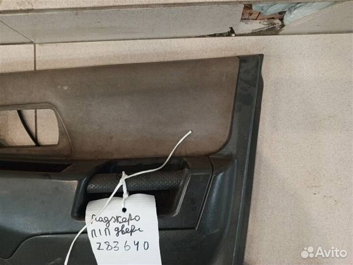 Обшивка двери передней правой Mitsubishi Pajero i