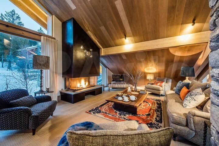 Дом 370 м² на участке 10 сот.