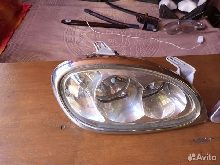 Фары на газ-31105. стекло