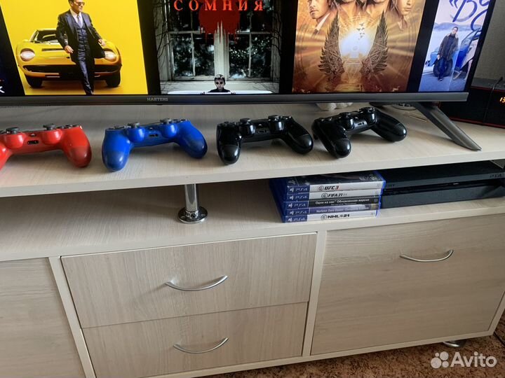 Игровая консоль ps4 slim 1tb 4 джойстика