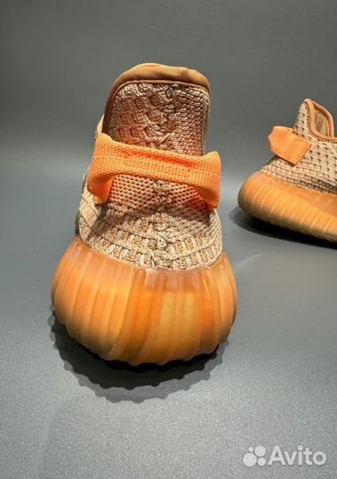 Кроссовки Yeezy Boost 350 V2 Персик