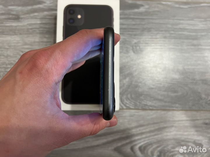Телефон iPhone 11