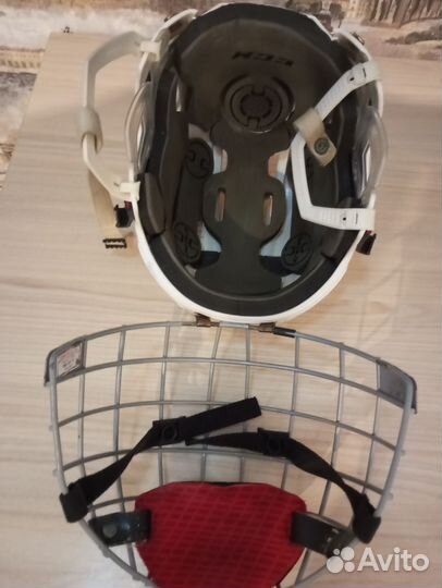 Хоккейный шлем