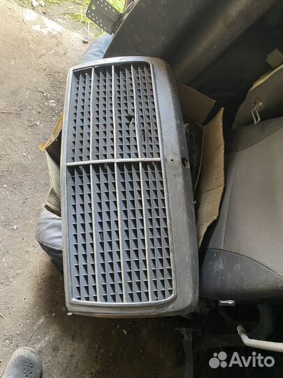 Решетка радиатора мерседес 124 дорестайлинг