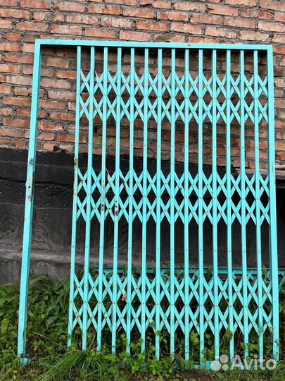 Решетка раздвижная на дверной проём