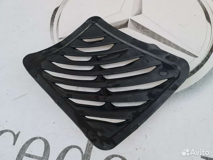 Жанры переднего левого подкрылка Mercedes W166