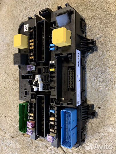 Блок предохранителей задний Opel Astra H