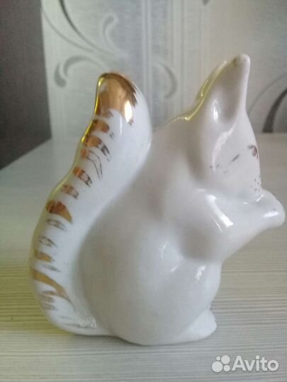Статуэтка белка