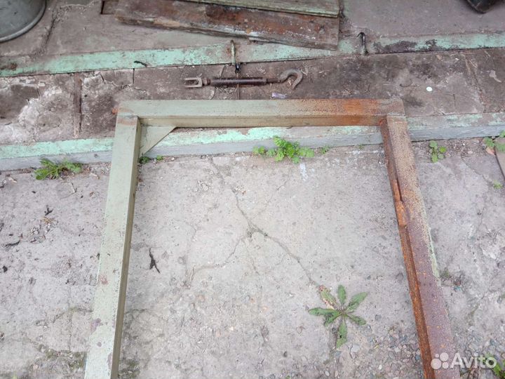 Продам железную дверь