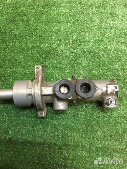 Цилиндр тормозной главный Skoda Octavia