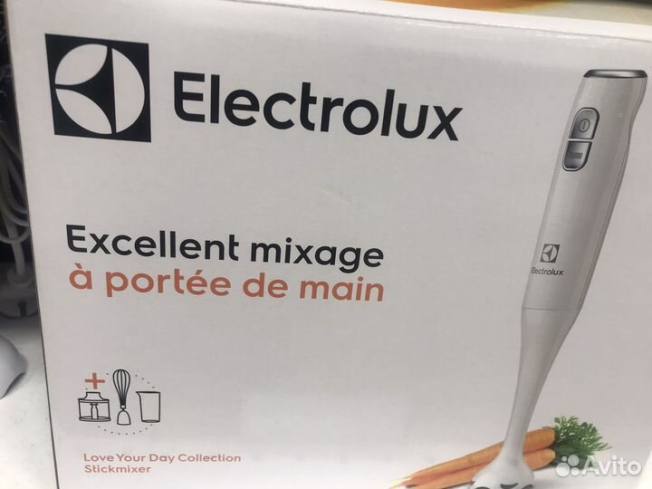 Блендер погружной новый electrolux