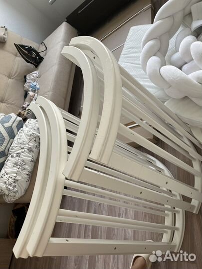 Детская кроватка с маятником круглая, овальная