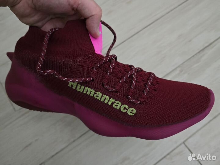 Adidas Humanrace кроссовки в хорошем состоянии