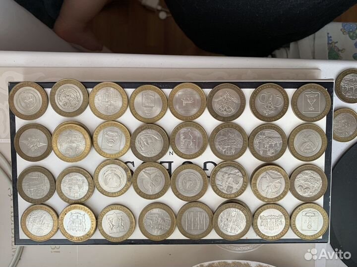 Юбилейные монеты