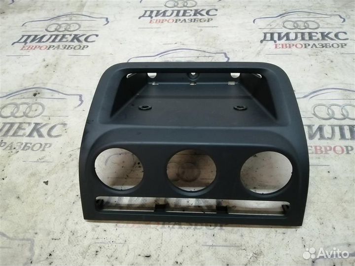 Накладка декоративная VW Tiguan 2007-2011