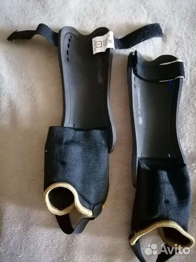 Щитки футбольные р. М