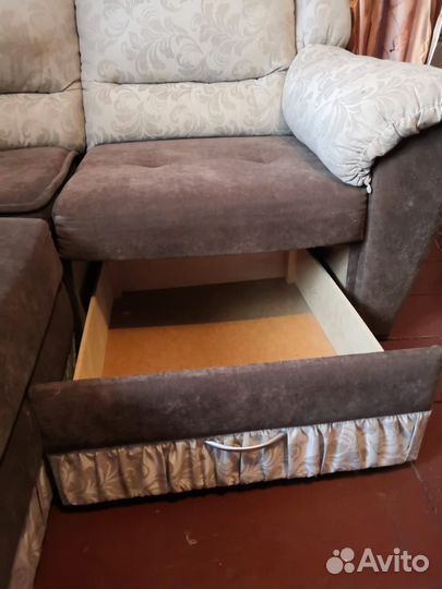 Угловой диван