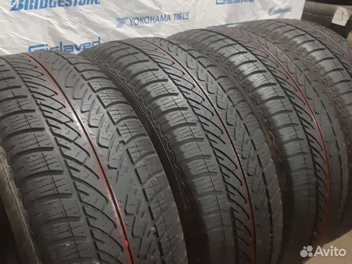 Goodyear UltraGrip 8 215/60 R17 96H