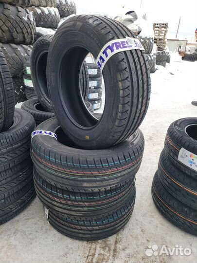 Viatti Strada Asimmetrico V-130 215/60 R16 95V