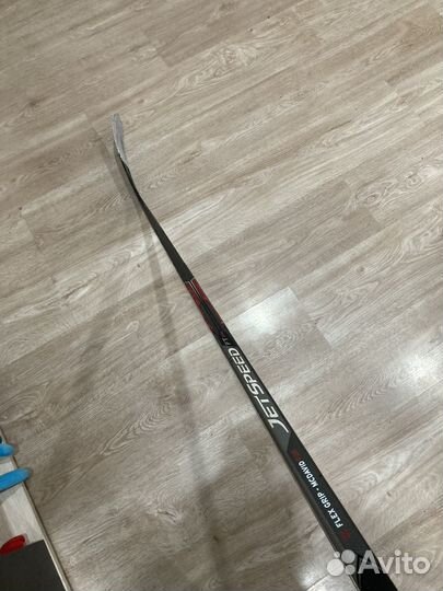Клюшка хоккейная