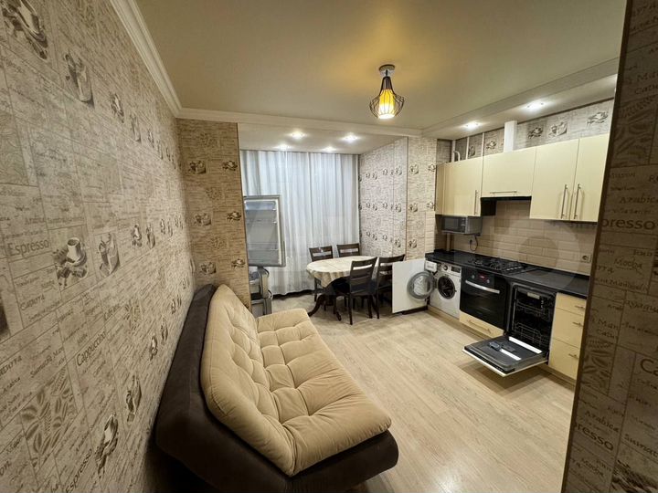 2-к. квартира, 64 м², 3/8 эт.