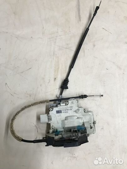 Замок задней левой двери 3C4839015A Passat B7