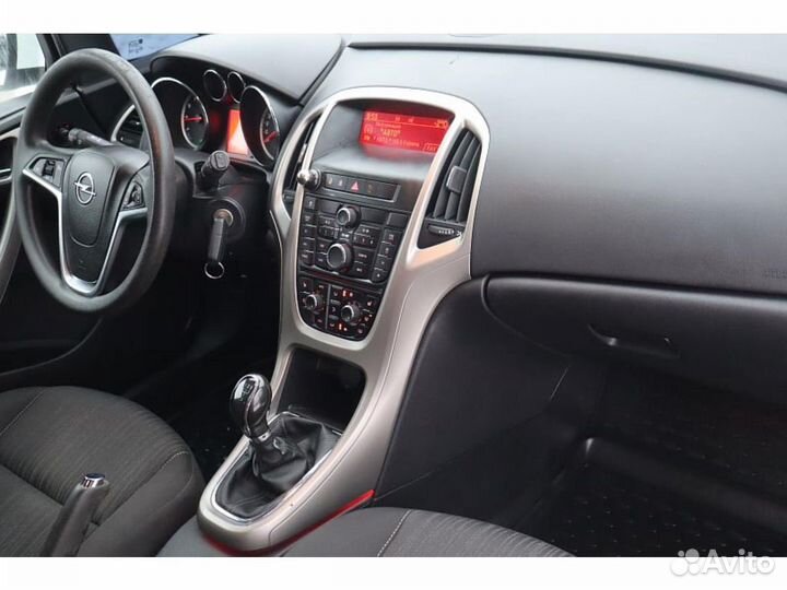 Opel Astra 1.6 МТ, 2011, 190 000 км