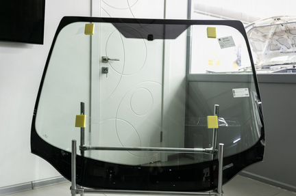 Лобовое стекло на автомобиль ford focus III