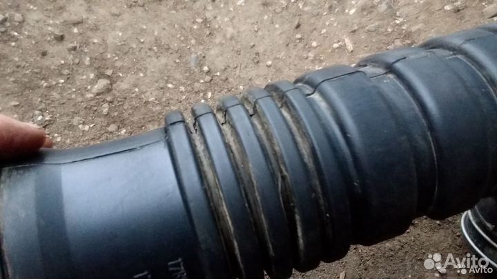 Патрубок воздушного фильтра Toyota Hilux Fortuner