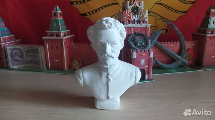 Бюст Льва Троцкого
