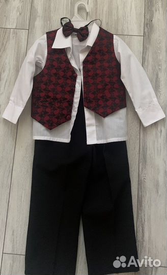 Костюм тройка на мальчика 2-3 года