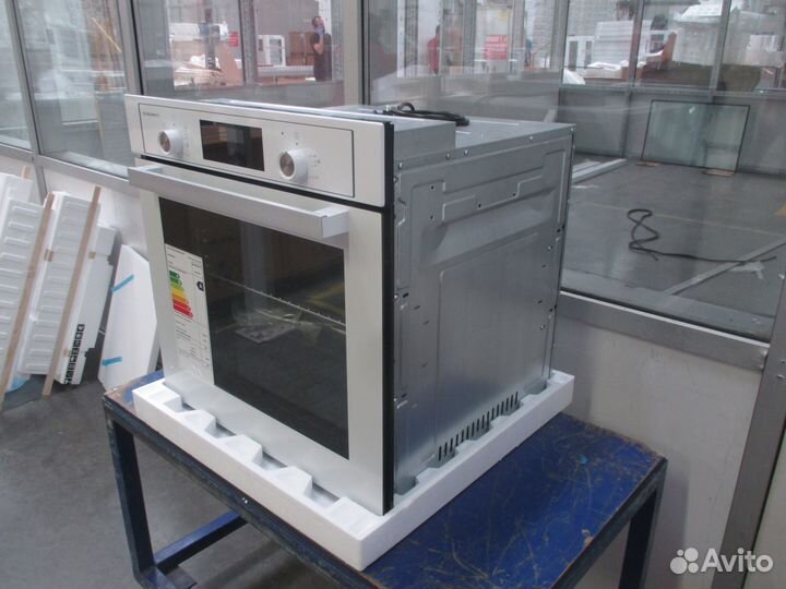 Духовой шкаф Италия-Турция конвекция гриль белый