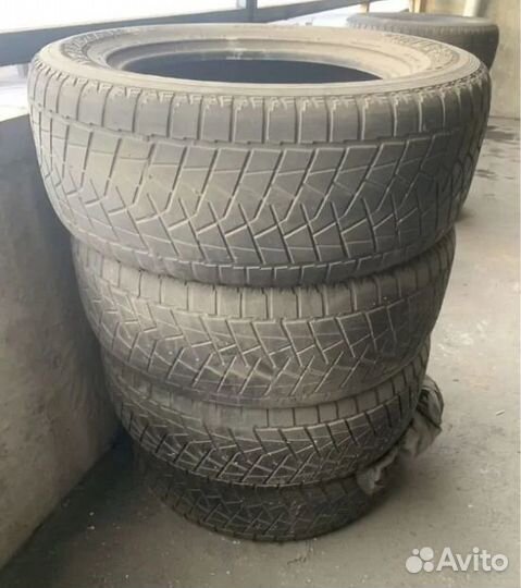 Bridgestone Blizzak DM-V1 275/60 R18