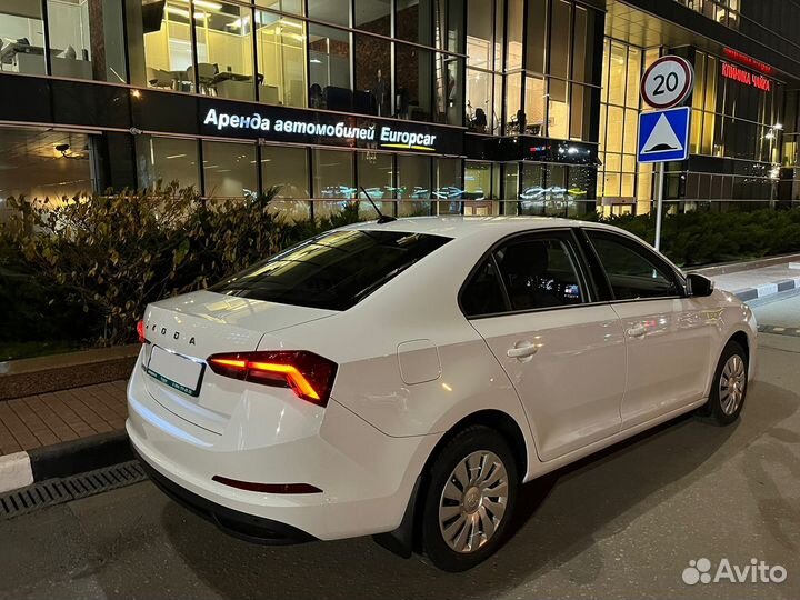 Аренда автомобиля Skoda Rapid без водителя