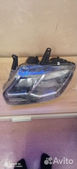 Передняя левая фара на рено дастер